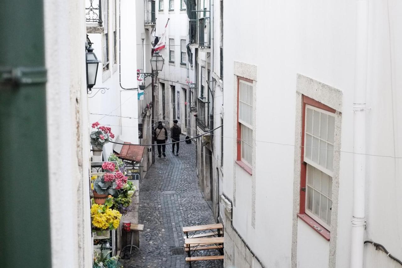 Апартаменты Lisbon Alfama S. Pedro Typical Экстерьер фото
