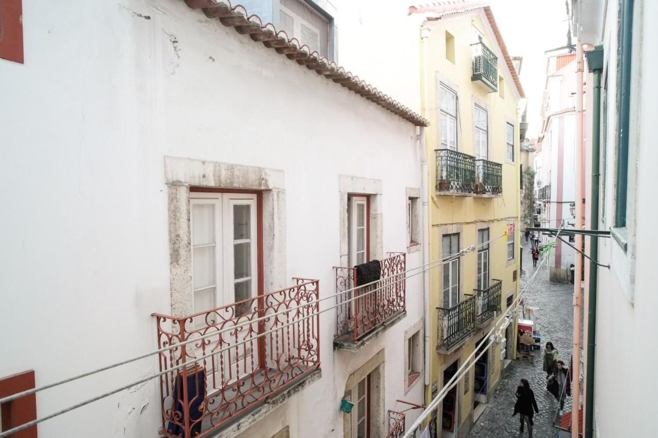 Апартаменты Lisbon Alfama S. Pedro Typical Экстерьер фото